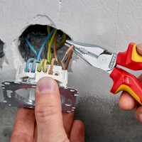 KNIPEX 08 26 145 T BK Spitz-Kombizange isoliert mit Mehrkomponenten-Hüllen, VDE-geprüft; mit integrierter isolierter Befestigungsöse zum Anbringen einer Absturzsicherung verchromt 145 mm