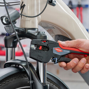 KNIPEX 12 72 190 NexStrip® Elektriker-Multiwerkzeug mit rutschhemmenden Kunststoff-Hüllen 190 mm