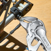 KNIPEX 86 04 100 BK Zangenschlüssel XS Zange und Schraubenschlüssel in einem Werkzeug aufgeprägte, raue Oberfläche verchromt 100 mm