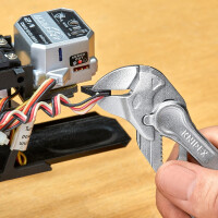 KNIPEX 86 04 100 BK Zangenschlüssel XS Zange und Schraubenschlüssel in einem Werkzeug aufgeprägte, raue Oberfläche verchromt 100 mm