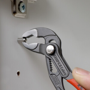 KNIPEX 87 01 125 Cobra® Hightech-Wasserpumpenzange mit rutschhemmendem Kunststoff überzogen grau atramentiert 125 mm