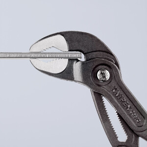 KNIPEX 87 01 300 SB Cobra® Hightech-Wasserpumpenzange mit rutschhemmendem Kunststoff überzogen grau atramentiert 300 mm