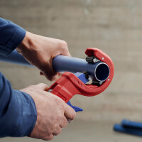 KNIPEX 90 23 01 BK DP50 Rohrschneider für dünnwandige Kunststoff-Abflussrohre 202 mm