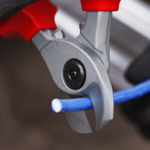 KNIPEX 95 26 165 Kabelschere mit Öffnungsfeder isoliert mit Mehrkomponenten-Hüllen, VDE-geprüft verchromt 165 mm