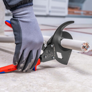 KNIPEX 95 31 280 Kabelschneider (Ratschenprinzip) mit Mehrkomponenten-Hüllen schwarz atramentiert 280 mm